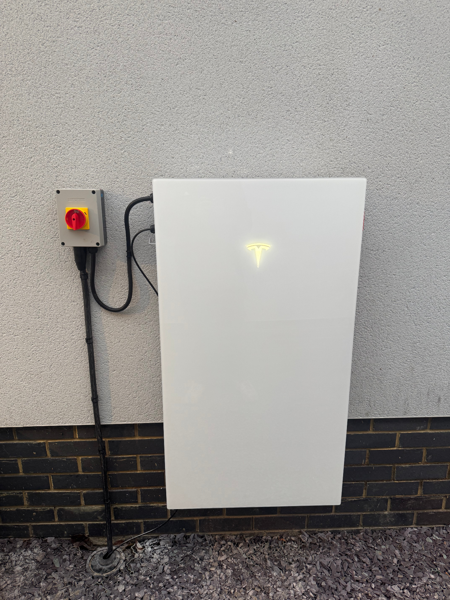 Tesla Powerwall home battery storage installation in London by Solid Electrical